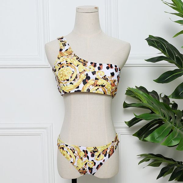 brand designer swimsuit bikini female one-piece bikini fashion luxury swimsuit female swimsuit 16, White;black
brand designer swimsuit bikini female one-piece bikini fashion luxury swimsuit female swimsuit 16, White;black