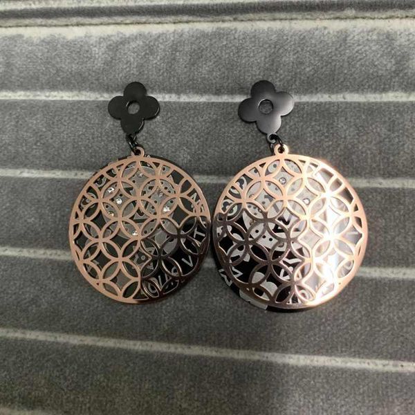 2020 not fade fashion style big size women jewelry stainless steel hip hop black gold plated stud earrings for women gifts wholesale, Golden;silver
2020 not fade fashion style big size women jewelry stainless steel hip hop black gold plated stud earrings for women gifts wholesale, Golden;silver