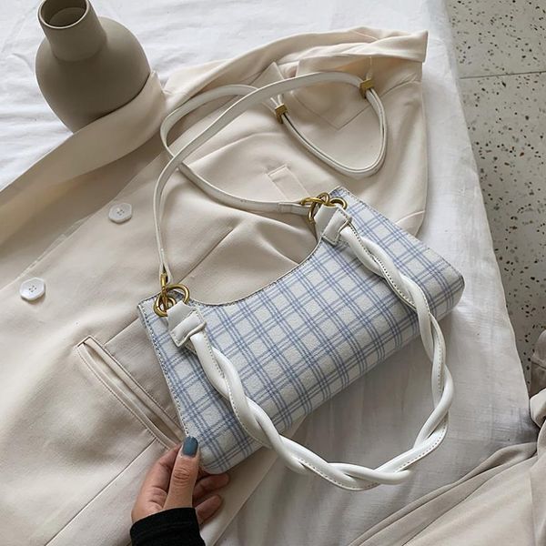 Summer Simple Womens Handbag New Fashion Versatile Chain Messenger Bag Woven Shoulder Underarm Bag
Summer Simple Womens Handbag New Fashion Versatile Chain Messenger Bag Woven Shoulder Underarm Bag