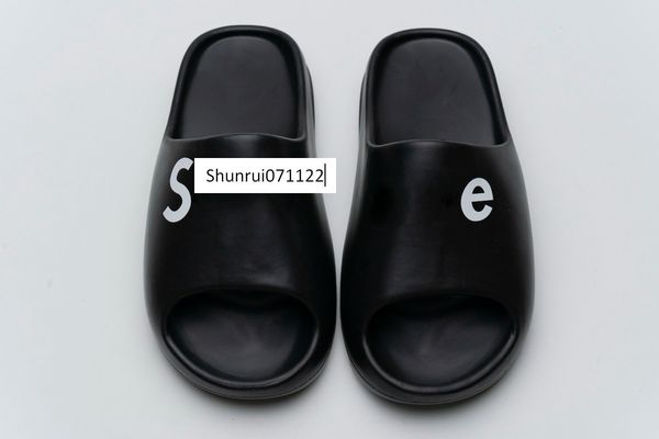 2020 foam runner sandal slipper triple black white bone resin desert sand kanye west men women fashion slides sandals shoes us 5-11
2020 foam runner sandal slipper triple black white bone resin desert sand kanye west men women fashion slides sandals shoes us 5-11