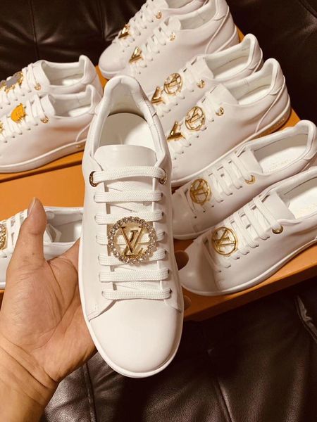 2020j new trend printing leather casual shoes men and women outdoor sports shoes fashion wild party lovers shoes code 35-45, Black
2020j new trend printing leather casual shoes men and women outdoor sports shoes fashion wild party lovers shoes code 35-45, Black