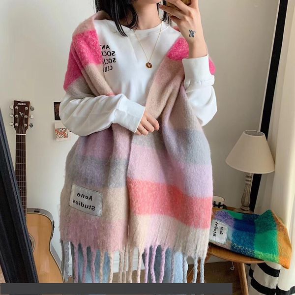 luxury scarf design, fashion brands men and women autumn cashmere scarf, european and american brands sell well, size 210*35cm, Blue;gray
luxury scarf design, fashion brands men and women autumn cashmere scarf, european and american brands sell well, size 210*35cm, Blue;gray