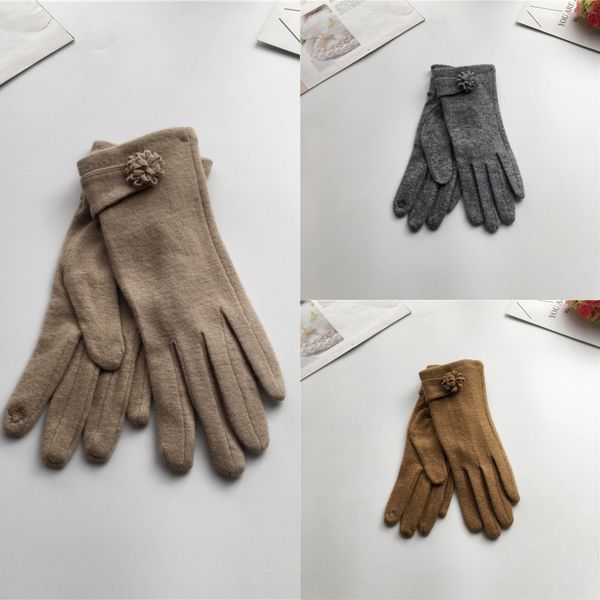 autumn and winter wool women's fashion three-dimensional flower warm slimming finger touch warm and gloves screen gloves
autumn and winter wool women's fashion three-dimensional flower warm slimming finger touch warm and gloves screen gloves