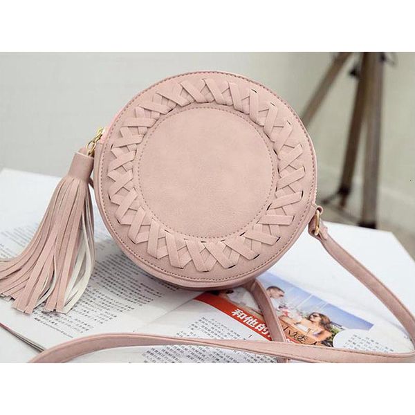мода круглый женщин кисточкой сумка сплетенная crossbody сумки для женщин плечо сумка дамы симпатичные вязание циркуляр женщин сумка
мода круглый женщин кисточкой сумка сплетенная crossbody сумки для женщин плечо сумка дамы симпатичные вязание циркуляр женщин сумка