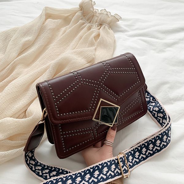 дизайнер пу кожа мода плеча сумки высокого качества rivet crossbody сумка сумки роскошные женские сумки день муфты
дизайнер пу кожа мода плеча сумки высокого качества rivet crossbody сумка сумки роскошные женские сумки день муфты