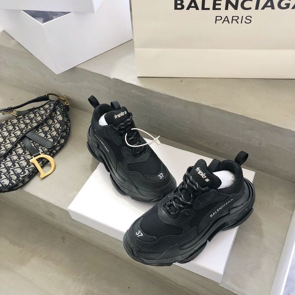 2020 new ui men's and women's triple s sneakers couple everyday casual shoes luxury designer high-quality genuine leather platform
2020 new ui men's and women's triple s sneakers couple everyday casual shoes luxury designer high-quality genuine leather platform