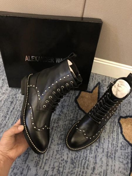 2020l autumn new leather women's shoes fashion thick with ankle boots, casual wild martin boots, original box packaging delivery
2020l autumn new leather women's shoes fashion thick with ankle boots, casual wild martin boots, original box packaging delivery