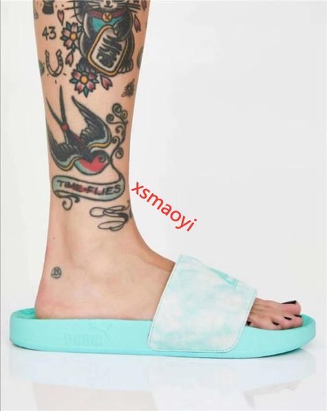 hococal limited slippers diamond joint limited wear sports sandals graffiti mint green flip fur 36-40, Black;grey
hococal limited slippers diamond joint limited wear sports sandals graffiti mint green flip fur 36-40, Black;grey