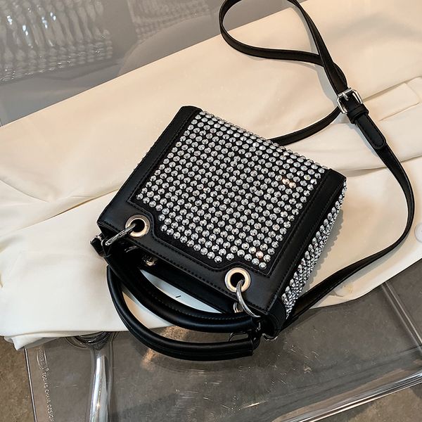 new french design fashion square handbag & elegant diamond shoulder bag diagonal bag width 17.5cm height 15cm thickness 7cm
new french design fashion square handbag & elegant diamond shoulder bag diagonal bag width 17.5cm height 15cm thickness 7cm