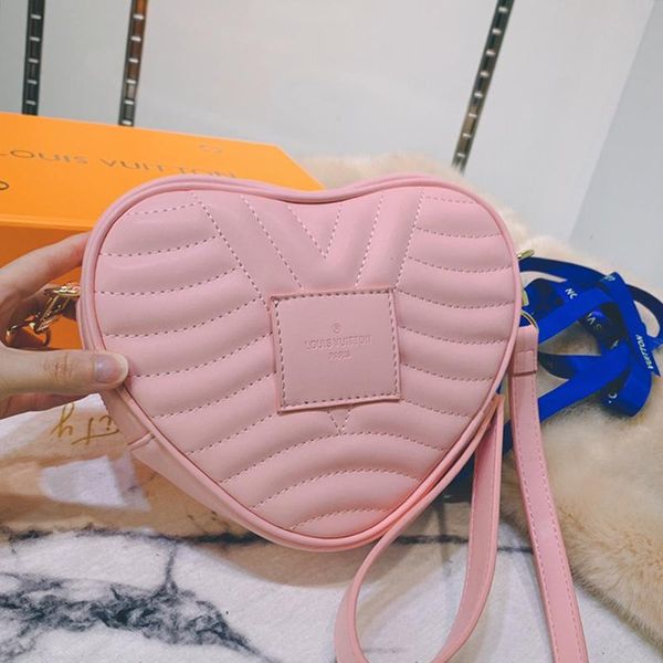 fast delivery womens leather vintage crossbody bags ladies shoulder bag clutches handbag luxury designer heart shaped bag 
fast delivery womens leather vintage crossbody bags ladies shoulder bag clutches handbag luxury designer heart shaped bag