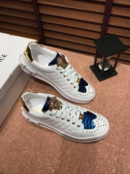 2020a high-end custom leather men's casual shoes, fashion wild sports shoes, original packaging shoe box delivery, yardage: 38-45
2020a high-end custom leather men's casual shoes, fashion wild sports shoes, original packaging shoe box delivery, yardage: 38-45