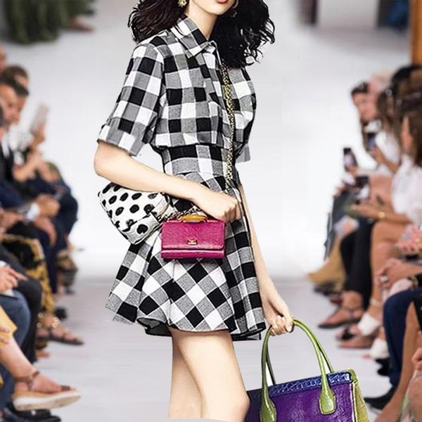 816 2020 brand same style regular short sleeve flora print plaid dress lapel neck as, Black;gray
816 2020 brand same style regular short sleeve flora print plaid dress lapel neck as, Black;gray