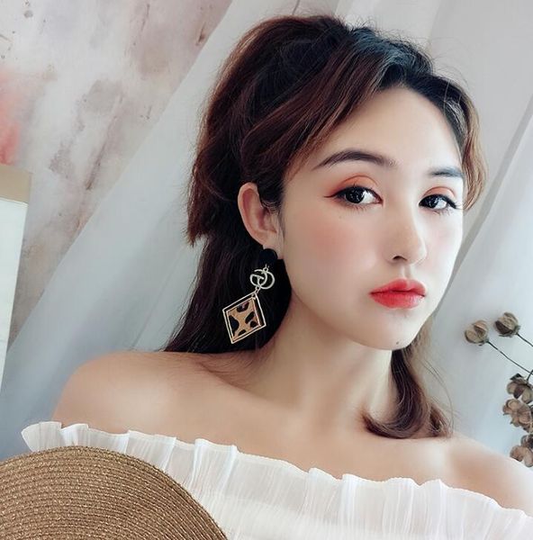 earrings luxury jewelry fashion women mens earrings hip hop diamond stud earings iced out bling rock punk round wedding gift g7615, Golden;silver 
earrings luxury jewelry fashion women mens earrings hip hop diamond stud earings iced out bling rock punk round wedding gift g7615, Golden;silver