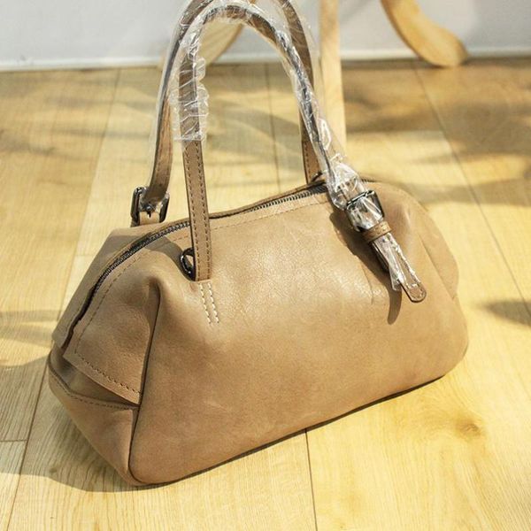 solid vintage genuine leather women shoulder bags small lady handbag brand designer cow leather crossbody bags female totes bag
solid vintage genuine leather women shoulder bags small lady handbag brand designer cow leather crossbody bags female totes bag