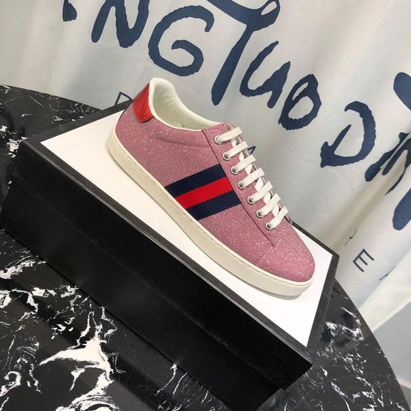 2020-2019r limited r street fashion men and women low to help casual shoes couple shoes fashion wild sports shoes
2020-2019r limited r street fashion men and women low to help casual shoes couple shoes fashion wild sports shoes