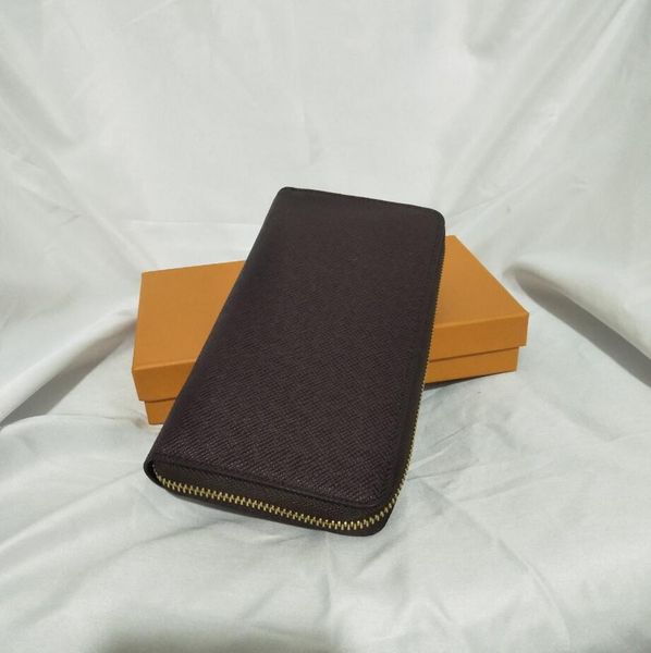 2020 new fashion wholesale animal long zipper wallet men and women snakeskin tiger bee wallet card holder original box aa12, Red;black
2020 new fashion wholesale animal long zipper wallet men and women snakeskin tiger bee wallet card holder original box aa12, Red;black