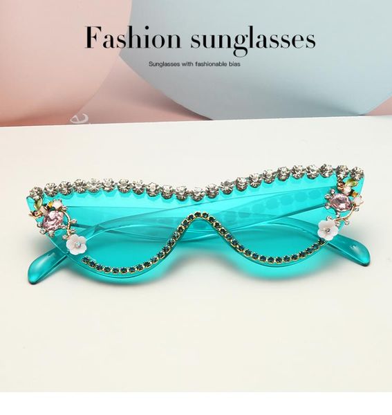 2020 fashion cat women sunglasses luxury shiny diamond sun glasses female vintage crystal eyewear uv400 fml, White;black
2020 fashion cat women sunglasses luxury shiny diamond sun glasses female vintage crystal eyewear uv400 fml, White;black