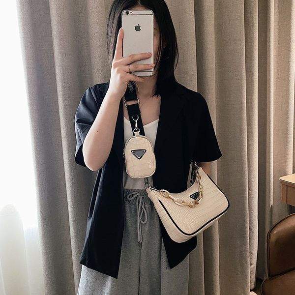 кожа багажную бирку crossbody универсальный подмышек мешок 2020 новых ins чистой красной три-в-один небольшой мешок моды плече сумка кошелек
кожа багажную бирку crossbody универсальный подмышек мешок 2020 новых ins чистой красной три-в-один небольшой мешок моды плече сумка кошелек