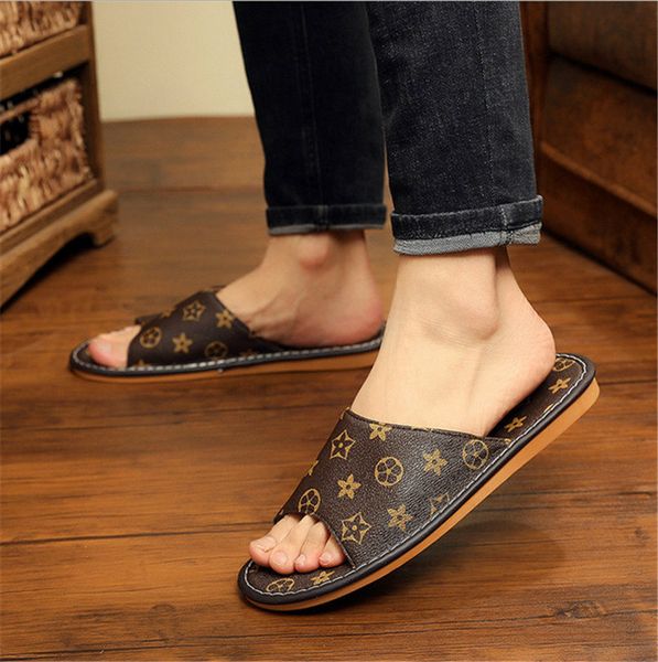 2020 pu leather slippers designer classic flat sandals women men brand slides sandal flip flop beach bath fashion home slipper shoes d72810, Black;grey
2020 pu leather slippers designer classic flat sandals women men brand slides sandal flip flop beach bath fashion home slipper shoes d72810, Black;grey