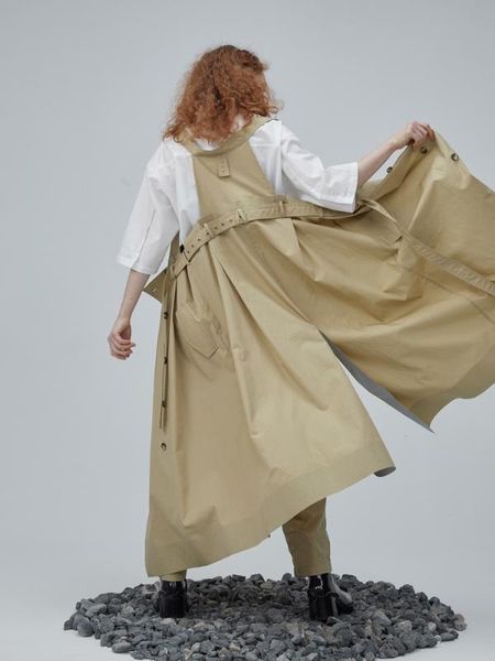 irinach234 fall winter 2020 collection trench type long overalls dress khaki, Black;gray
irinach234 fall winter 2020 collection trench type long overalls dress khaki, Black;gray