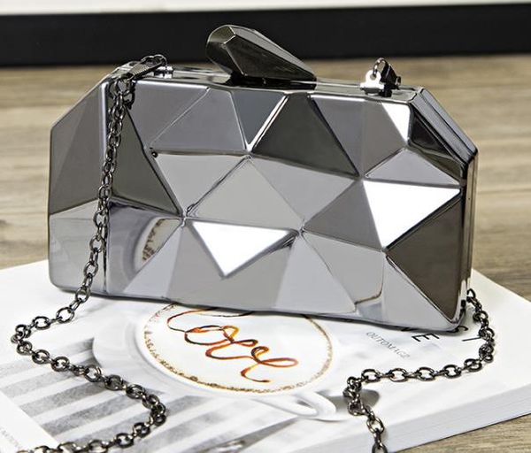 Designer Handbag 2020 Hot Fashion Female Bag Dinner Metal Hand Chain One Shoulder Messenger Small Square Banquet Bag
Designer Handbag 2020 Hot Fashion Female Bag Dinner Metal Hand Chain One Shoulder Messenger Small Square Banquet Bag