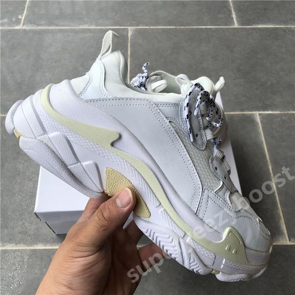 new paris luxury triple-s white black men mens designer shoes black pink cream yellow red womens fashion casual shoes sneakers 35
new paris luxury triple-s white black men mens designer shoes black pink cream yellow red womens fashion casual shoes sneakers 35