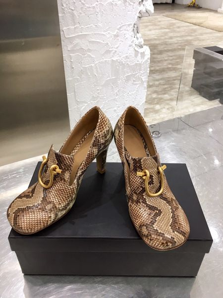 2020 new leather production high heel loafer in python printed leather comfortable designer shoes women designer designer
2020 new leather production high heel loafer in python printed leather comfortable designer shoes women designer designer