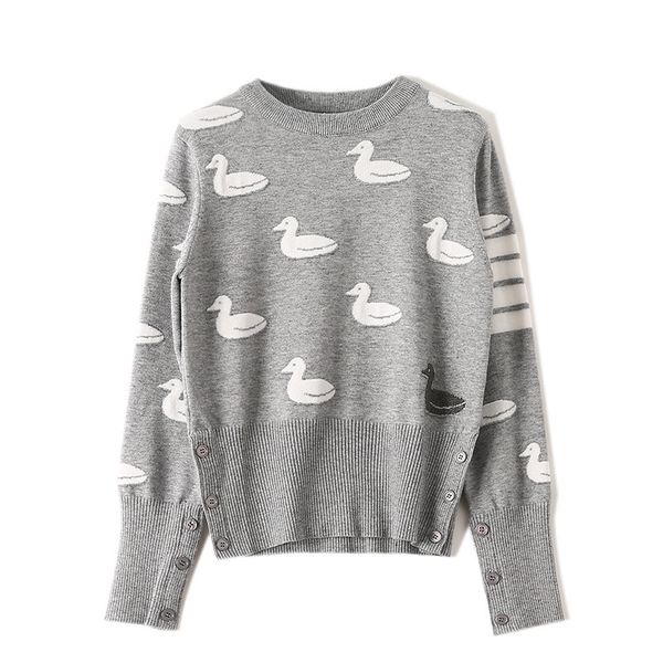 712 2020 brand same style regular long sleeve kint sweater gray black pullover crew neck sweater dl, White
712 2020 brand same style regular long sleeve kint sweater gray black pullover crew neck sweater dl, White