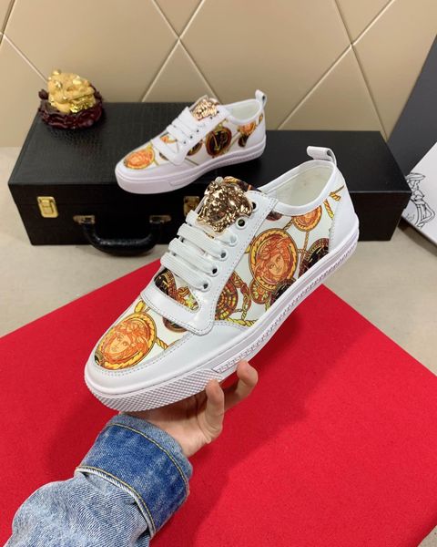 2020-2019 luxury designer men's casual shoes, trend outdoor fashion wild men's sports shoes, size: 38-45
2020-2019 luxury designer men's casual shoes, trend outdoor fashion wild men's sports shoes, size: 38-45