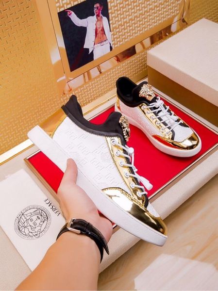 2020u limited edition medusa тисненой кожи мужских жибао lace up повседневная обувь, лидирующий модные wild открытых кроссовки, размер: 38-4, Black
2020u limited edition medusa тисненой кожи мужских жибао lace up повседневная обувь, лидирующий модные wild открытых кроссовки, размер: 38-4, Black