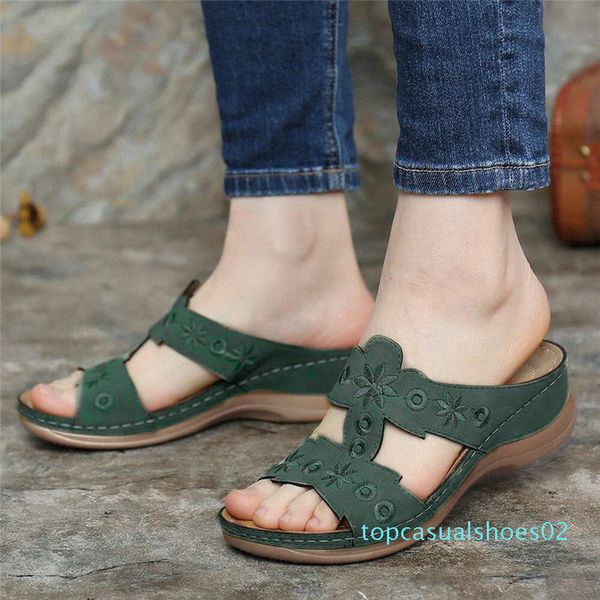 slippers women slides summer flower embroidered sandals slippers with thick soles platform female floral beach shoes t02, Black 
slippers women slides summer flower embroidered sandals slippers with thick soles platform female floral beach shoes t02, Black