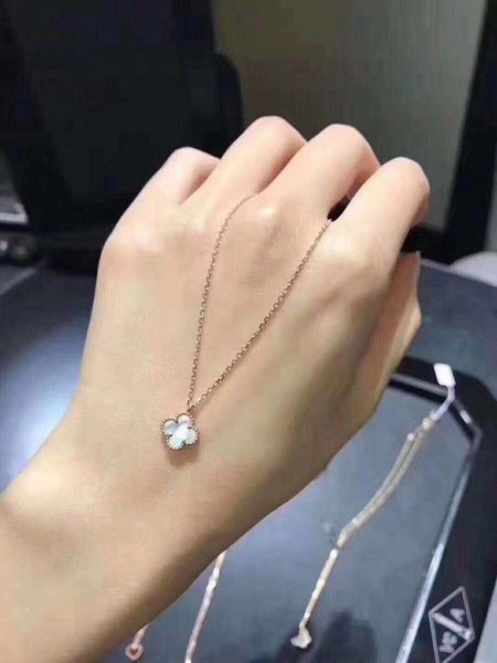 four leaf grass necklace female pure silver single flower temperament simple color gold clavicle chain white fritillaria light luxury minori
four leaf grass necklace female pure silver single flower temperament simple color gold clavicle chain white fritillaria light luxury minori