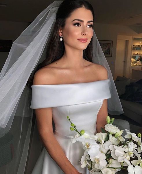 wedding dress 2020 new one shoulder french simple satin tailing show thin hepburn palace style, White
wedding dress 2020 new one shoulder french simple satin tailing show thin hepburn palace style, White