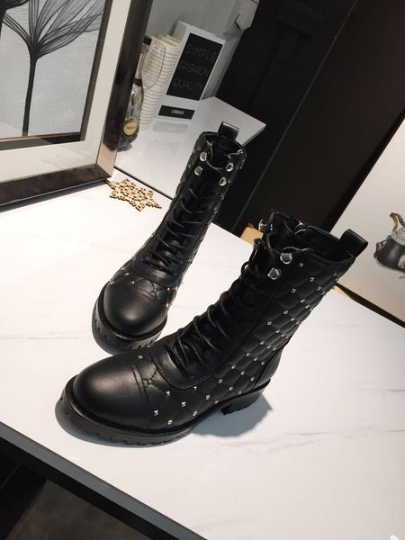 a2020 new fashion trend long boots leather patent leather martin boots calf leather rivet boots black mesh boots, with box us4-10a
a2020 new fashion trend long boots leather patent leather martin boots calf leather rivet boots black mesh boots, with box us4-10a