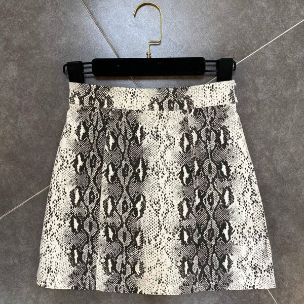 deat 2020 new summer fashion casual patchwork print serpentine pattern hip-covered high waist skirt women se573, Black
deat 2020 new summer fashion casual patchwork print serpentine pattern hip-covered high waist skirt women se573, Black