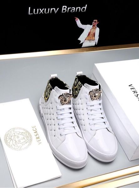 2020a limited edition medusa печатные high-top casual спортивные ботинки, высокое качество модный дикого мужская обувь размер: 38-45, Black
2020a limited edition medusa печатные high-top casual спортивные ботинки, высокое качество модный дикого мужская обувь размер: 38-45, Black