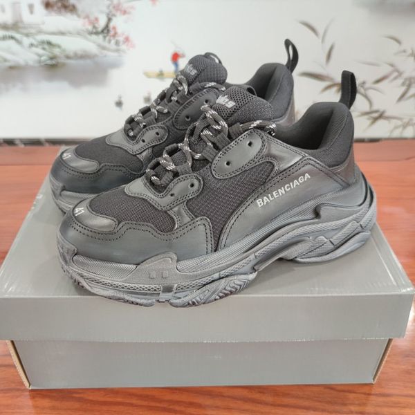 2020ft designer to create casual and comfortable all-match sports shoes, travel shoes outsole non-slip design with original box delivery, Black
2020ft designer to create casual and comfortable all-match sports shoes, travel shoes outsole non-slip design with original box delivery, Black