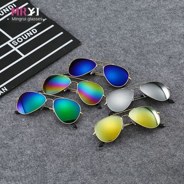 3023 classic children's sun sun sunglasses colorful baby goggles fashionable metal glasses, Blue
3023 classic children's sun sun sunglasses colorful baby goggles fashionable metal glasses, Blue