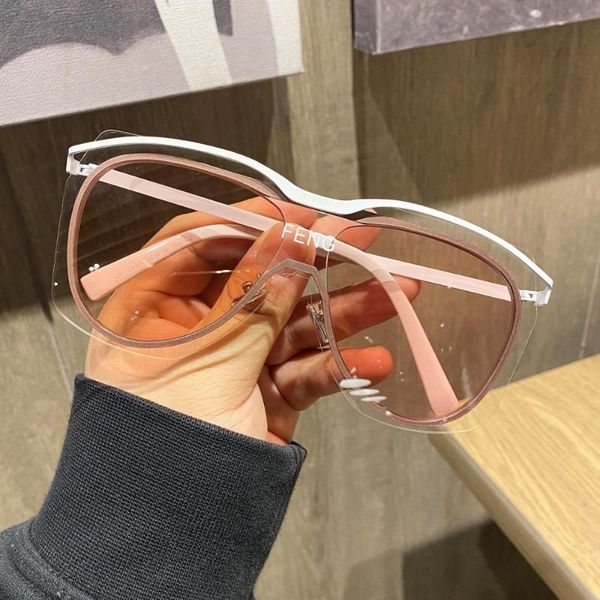 2020 oversized new ladies sunglasses one-piece sunglasses gafas lentes yellow, White;black
2020 oversized new ladies sunglasses one-piece sunglasses gafas lentes yellow, White;black