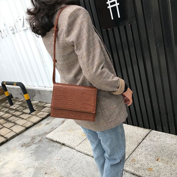 2020 new shoulder bag women's casual fashion korean version of the simple atmospheric crocodile pattern flip small square bag
2020 new shoulder bag women's casual fashion korean version of the simple atmospheric crocodile pattern flip small square bag