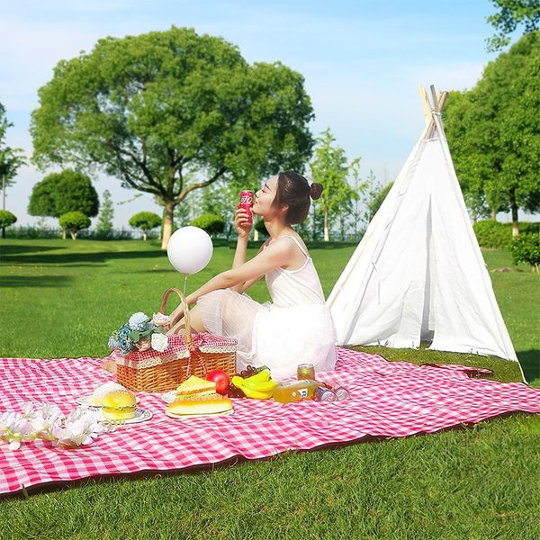 picnic tent meal meal outdoor products tent grass picnic cloth waterproof moisture-proof mat beach mat
picnic tent meal meal outdoor products tent grass picnic cloth waterproof moisture-proof mat beach mat