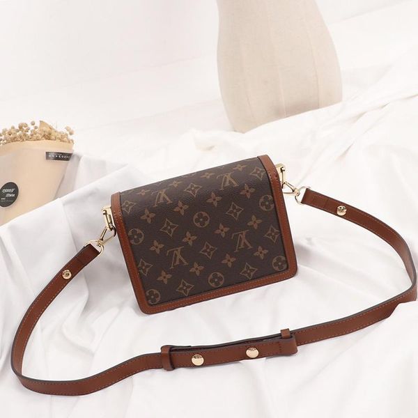 sac d 'épaule womens leather shoulder small flap crossbody bags chain designer luxury womens bag vintage classic shoulder bag messenge
sac d 'épaule womens leather shoulder small flap crossbody bags chain designer luxury womens bag vintage classic shoulder bag messenge