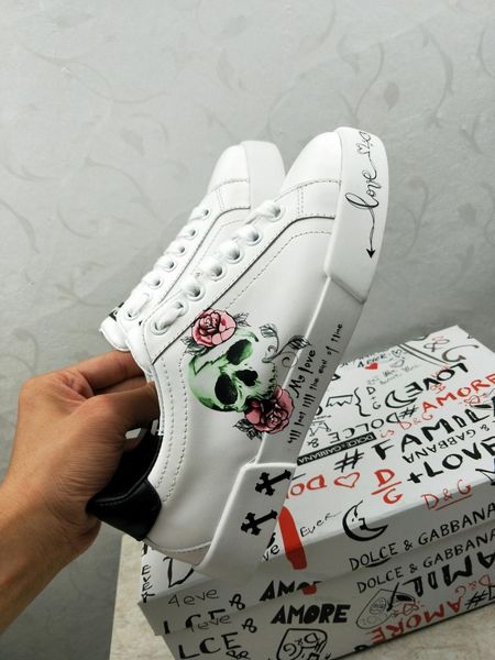 2020r new trend leather casual shoes fashion outdoor men and women sports shoes hand-painted doodle wild couple shoes, size 35-451, Black
2020r new trend leather casual shoes fashion outdoor men and women sports shoes hand-painted doodle wild couple shoes, size 35-451, Black
