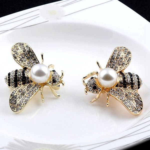 luxury crystal imitation pearl honey bee animal collar pins and brooches for women lapel broches jewelry valentine's day, Gray
luxury crystal imitation pearl honey bee animal collar pins and brooches for women lapel broches jewelry valentine's day, Gray