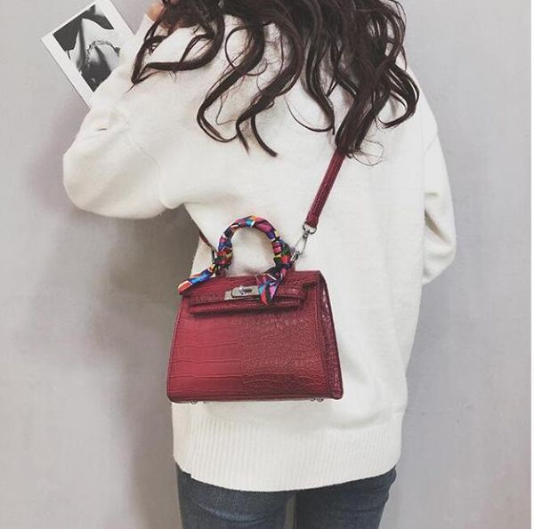 crocodile shoulder bags female messenger women bags fashion alligator bags anti-theft handbags tote bag sac a main
crocodile shoulder bags female messenger women bags fashion alligator bags anti-theft handbags tote bag sac a main