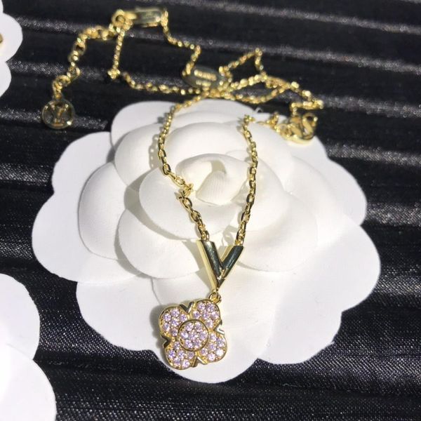 new full diamond four leaf flower pendant necklace jewelry fashion wild four leaf clover earrings bracelet set, Silver
new full diamond four leaf flower pendant necklace jewelry fashion wild four leaf clover earrings bracelet set, Silver