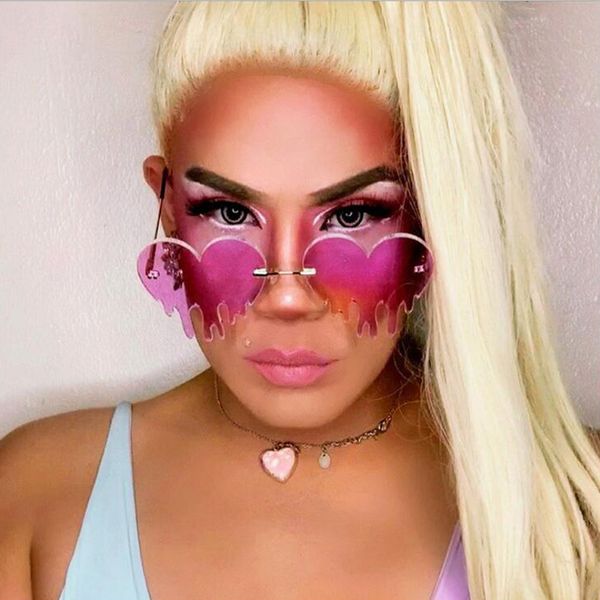 qpeclou 2020 new fashion colorful heart sunglasses women men funny party sun glasses female big metal rimless shades, White;black 
qpeclou 2020 new fashion colorful heart sunglasses women men funny party sun glasses female big metal rimless shades, White;black