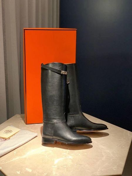 fashionable autumn temperament women long boots high-grade genuine leather fashion ladies boots 111703, Black
fashionable autumn temperament women long boots high-grade genuine leather fashion ladies boots 111703, Black