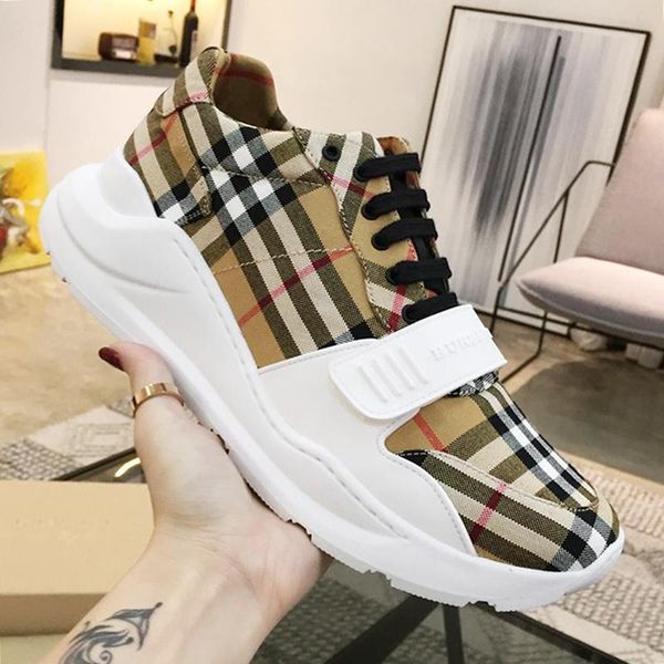 2020 men shoes vintage check cotton sneakers chaussures pour hommes athletic footwears men fashion shoes type rubber soles fast shipping
2020 men shoes vintage check cotton sneakers chaussures pour hommes athletic footwears men fashion shoes type rubber soles fast shipping