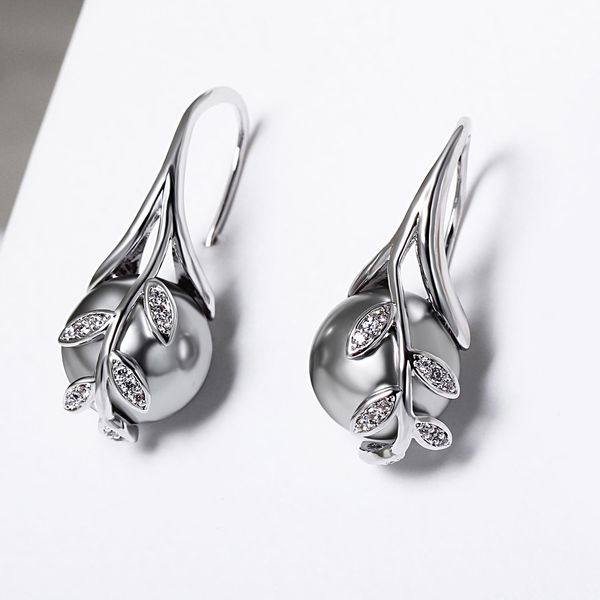 fashion- rose gold and white color grey pearl & cubic zircon crystal wholesale jewelry lots dangling earrings, Silver
fashion- rose gold and white color grey pearl & cubic zircon crystal wholesale jewelry lots dangling earrings, Silver